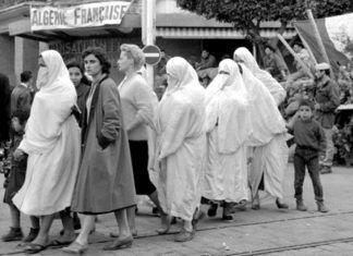 Mujeres argelinas durante la colonización francesa.