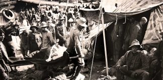 Campamento español en el norte de Marruecos con heridos tras los enfrentamientos con los rebeldes rifeños en 1921 en Annual, fotografía de Alfonso.
