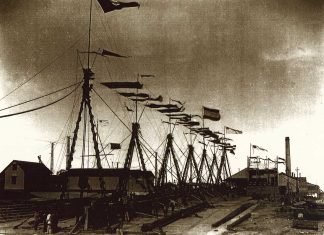 Fotografía de la puesta de la quilla del buque Santa Isabel, realizada el día 28 de octubre de 1914.