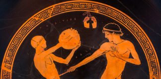 Dos atletas de la antigua Grecia ejercitándose para las pruebas de lanzamiento de disco y jabalina.