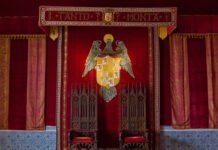 Sala del trono, Alcázar de Segovia, con el lema Tanto monta.